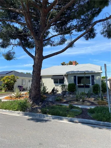 2251 Ximeno Avenue, Long Beach, California 90815