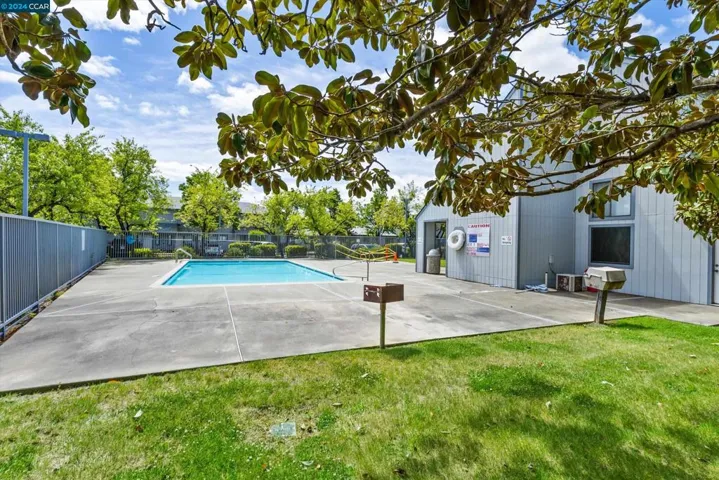 113 Elbridge Ave A, Cloverdale, California 95425