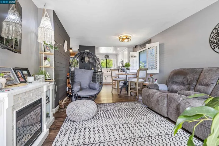 113 Elbridge Ave A, Cloverdale, California 95425