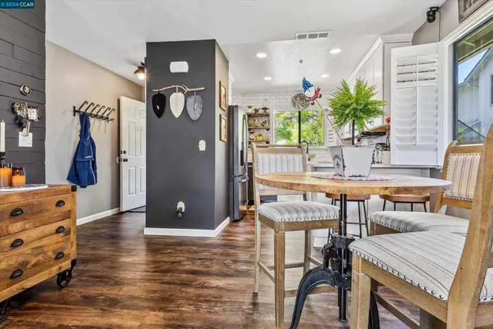 113 Elbridge Ave A, Cloverdale, California 95425