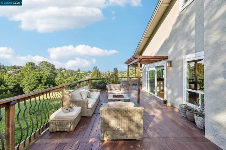 114 Alta Mesa Ct, Moraga, California 94556