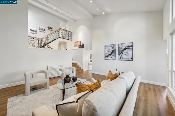 114 Alta Mesa Ct, Moraga, California 94556