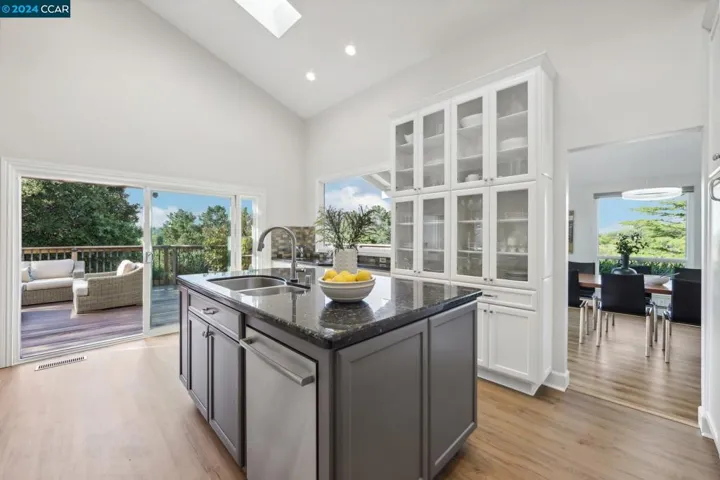 114 Alta Mesa Ct, Moraga, California 94556