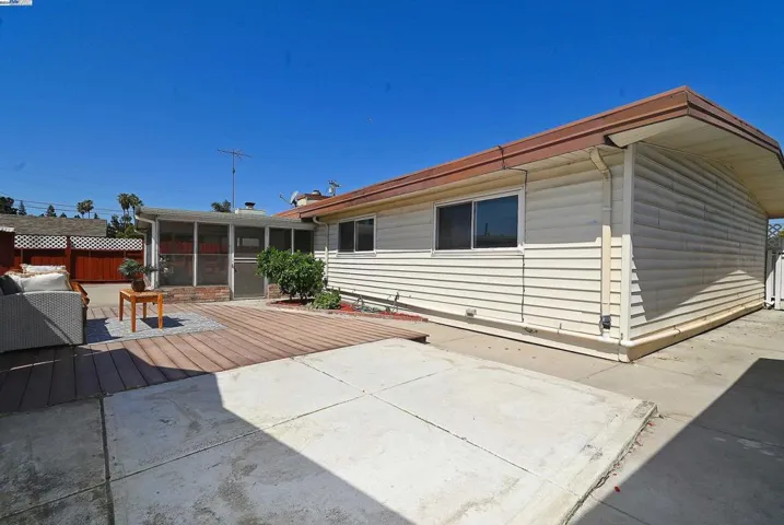 28220 Rochelle Ave, Hayward, California 94544