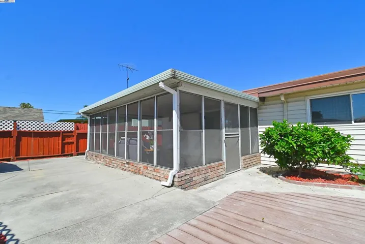 28220 Rochelle Ave, Hayward, California 94544