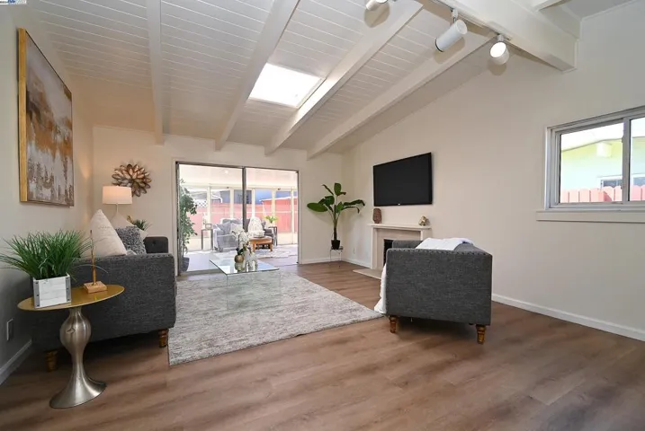28220 Rochelle Ave, Hayward, California 94544