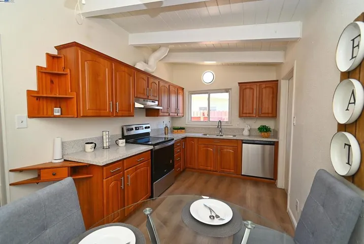28220 Rochelle Ave, Hayward, California 94544