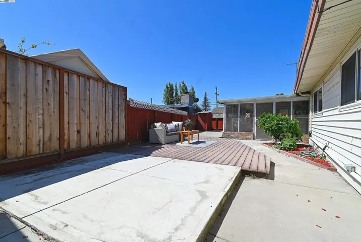 28220 Rochelle Ave, Hayward, California 94544