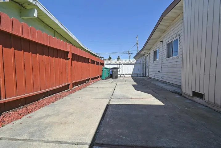 28220 Rochelle Ave, Hayward, California 94544