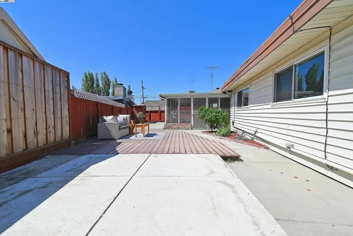 28220 Rochelle Ave, Hayward, California 94544