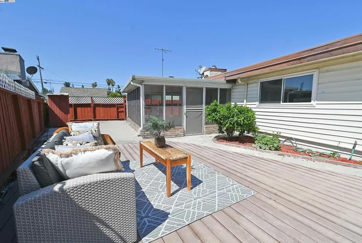 28220 Rochelle Ave, Hayward, California 94544