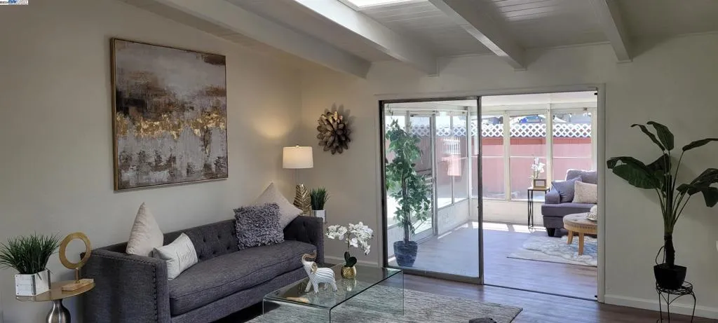 28220 Rochelle Ave, Hayward, California 94544