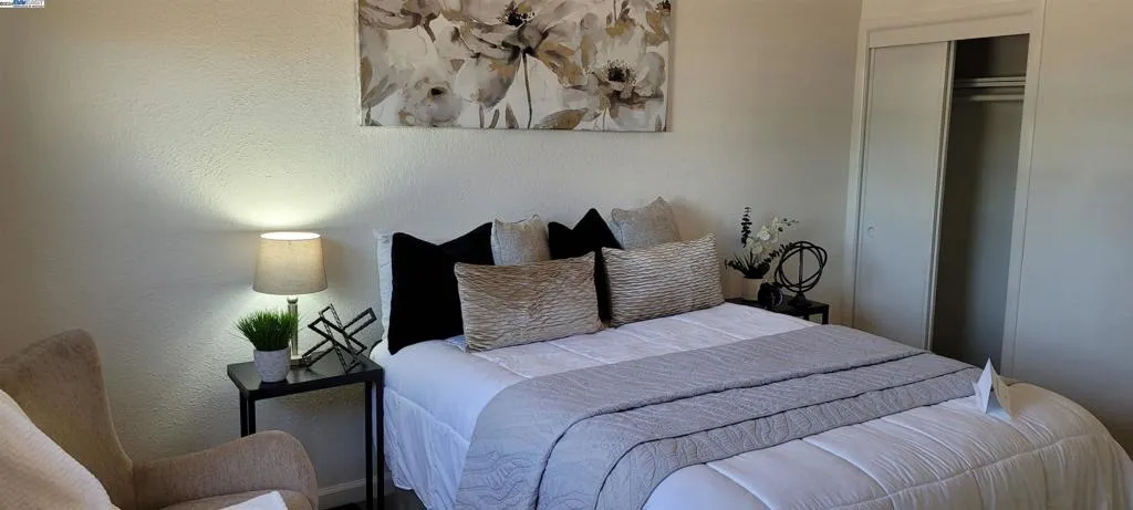 28220 Rochelle Ave, Hayward, California 94544