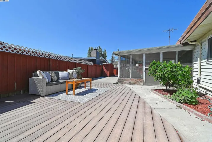 28220 Rochelle Ave, Hayward, California 94544