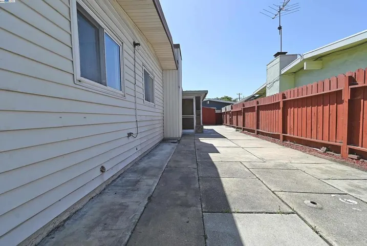 28220 Rochelle Ave, Hayward, California 94544