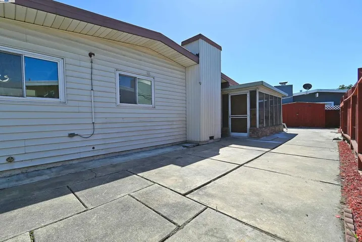 28220 Rochelle Ave, Hayward, California 94544