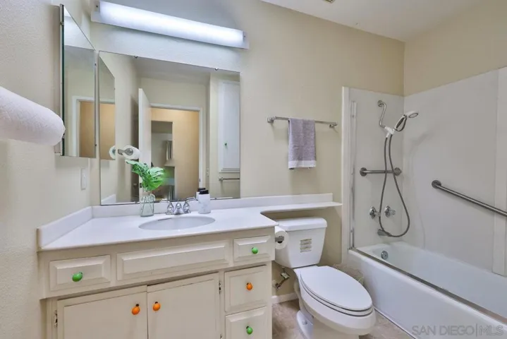 3142 Kaywood Drive, Escondido, California 92026