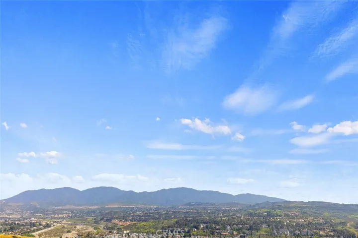 27500 Label Avenue, Canyon Country, California 91351
