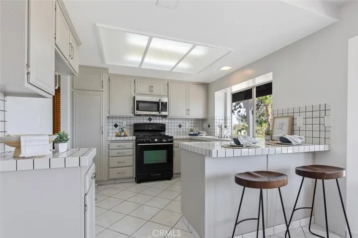 27500 Label Avenue, Canyon Country, California 91351