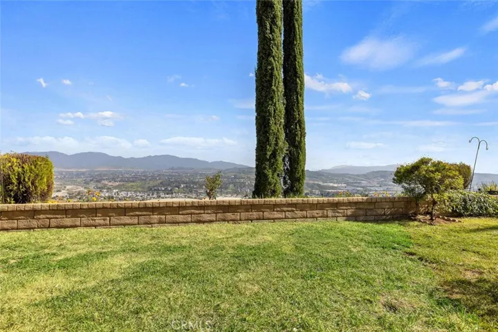 27500 Label Avenue, Canyon Country, California 91351