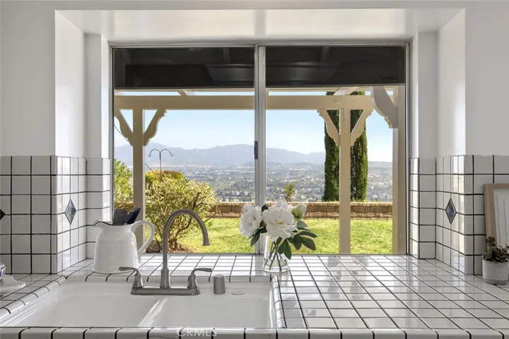 27500 Label Avenue, Canyon Country, California 91351