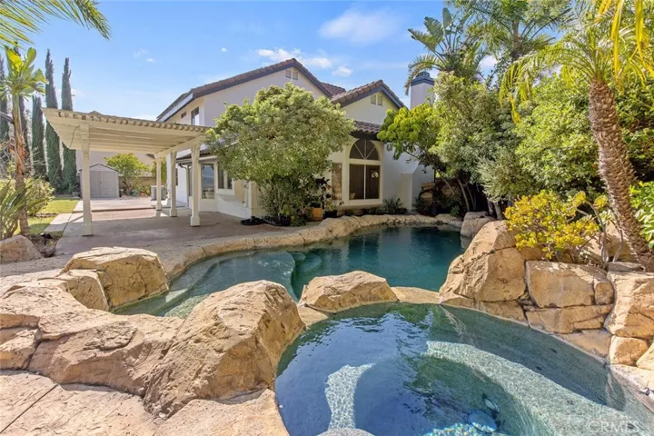 27500 Label Avenue, Canyon Country, California 91351
