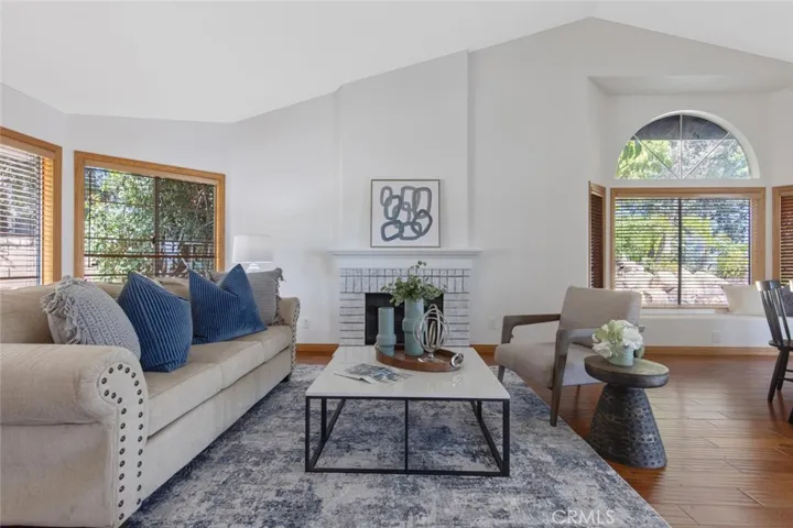 27500 Label Avenue, Canyon Country, California 91351