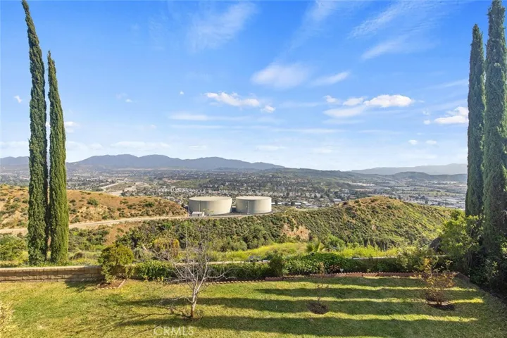 27500 Label Avenue, Canyon Country, California 91351