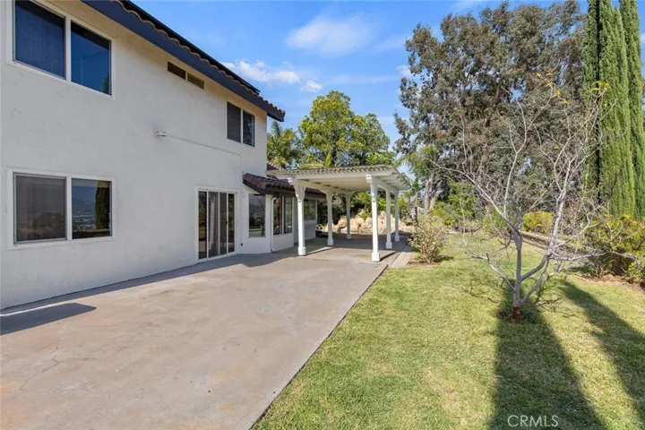 27500 Label Avenue, Canyon Country, California 91351