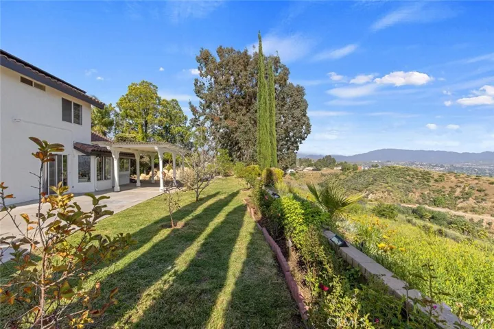 27500 Label Avenue, Canyon Country, California 91351