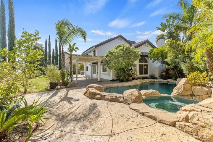 27500 Label Avenue, Canyon Country, California 91351