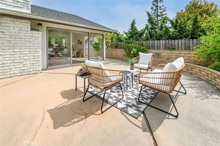 Large Sunny Patio & Outdoor Living Space