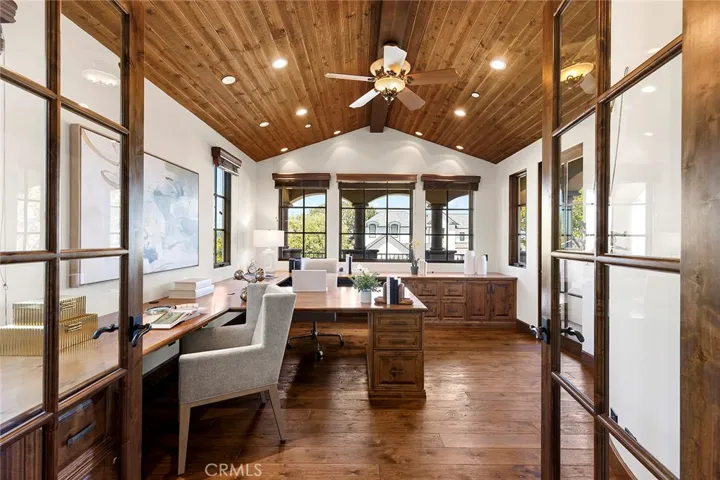 2900 Carob Street, Newport Beach, California 92660