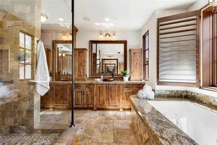 2900 Carob Street, Newport Beach, California 92660