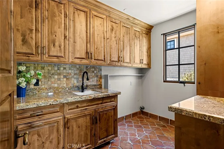 2900 Carob Street, Newport Beach, California 92660