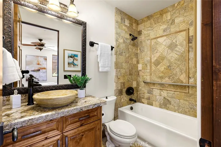 2900 Carob Street, Newport Beach, California 92660