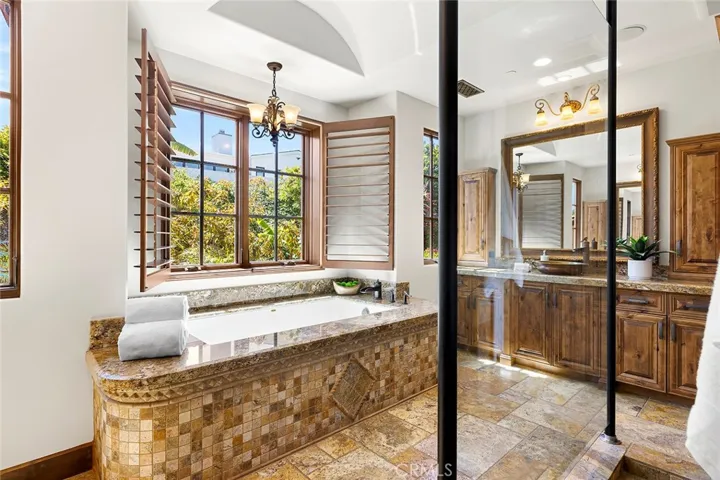 2900 Carob Street, Newport Beach, California 92660