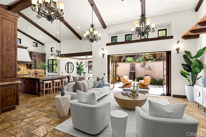 2900 Carob Street, Newport Beach, California 92660