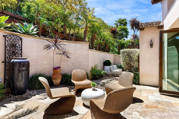 2900 Carob Street, Newport Beach, California 92660