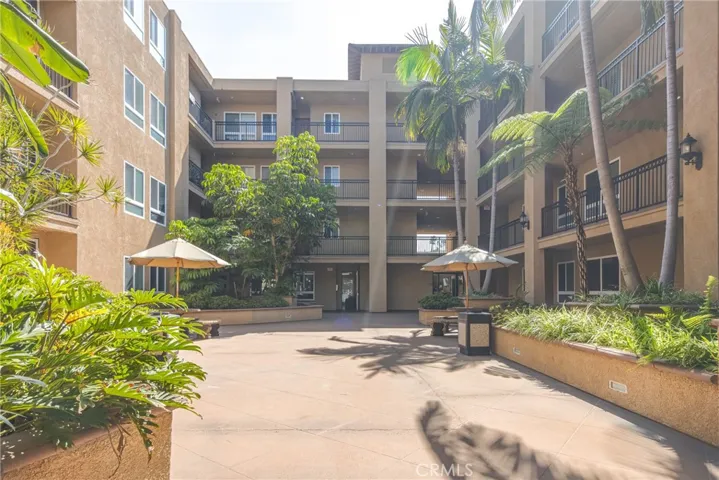 1401 S St Andrews Place 311, Los Angeles, California 90019