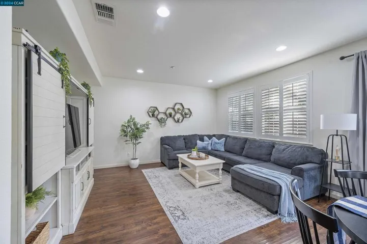 664 Falling Star Dr, Martinez, California 94553