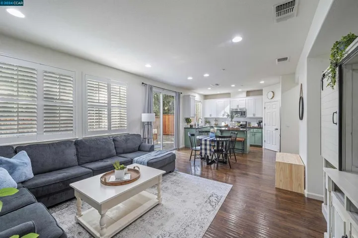 664 Falling Star Dr, Martinez, California 94553