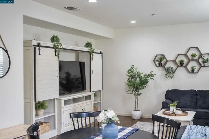 664 Falling Star Dr, Martinez, California 94553