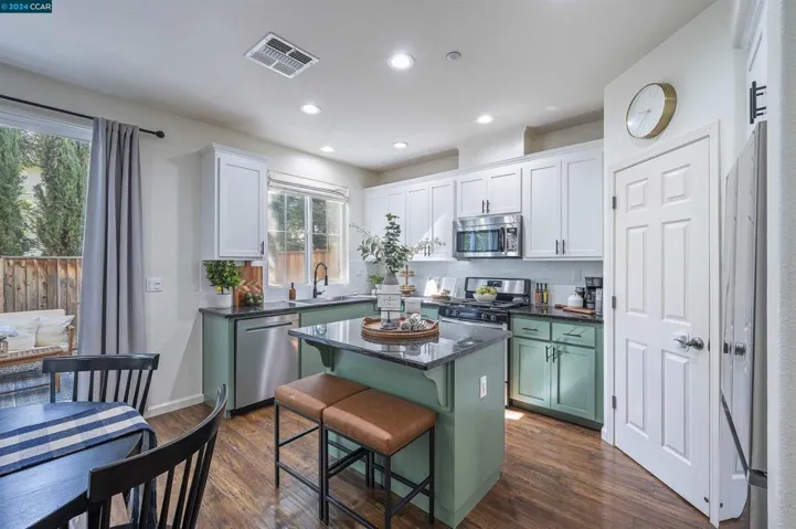 664 Falling Star Dr, Martinez, California 94553