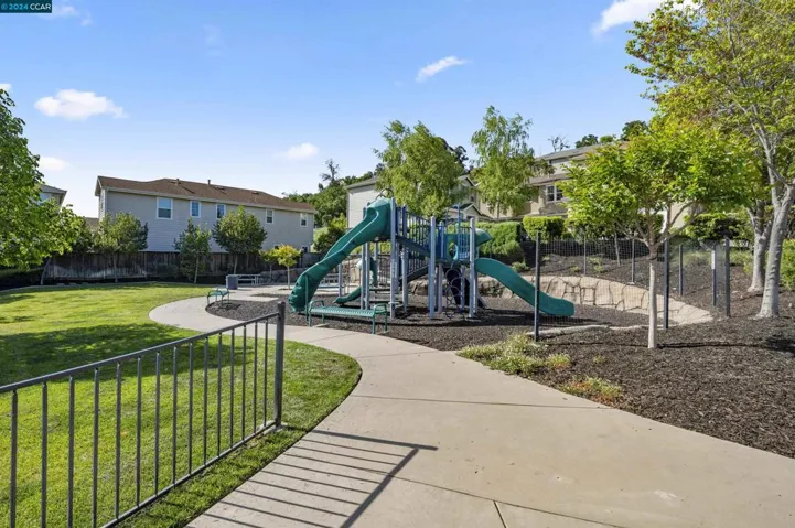 664 Falling Star Dr, Martinez, California 94553