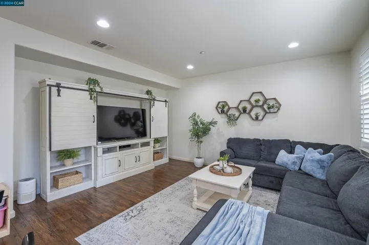 664 Falling Star Dr, Martinez, California 94553