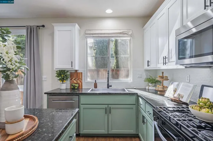 664 Falling Star Dr, Martinez, California 94553