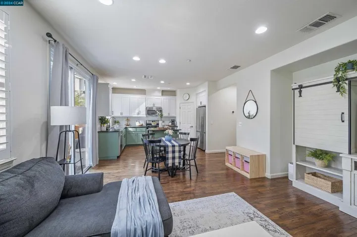664 Falling Star Dr, Martinez, California 94553