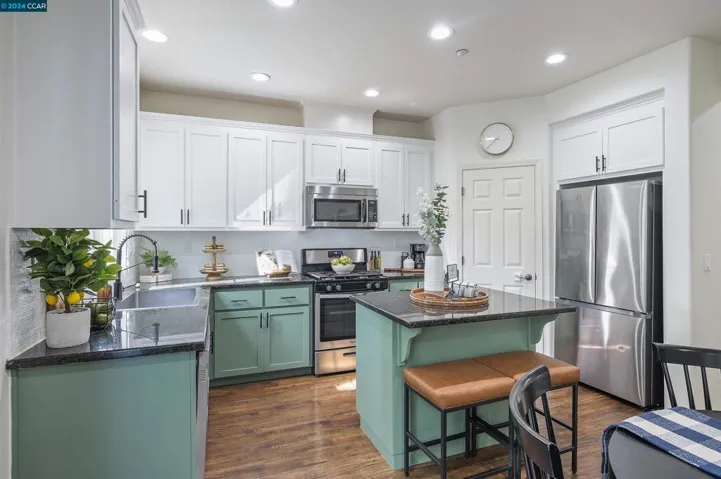 664 Falling Star Dr, Martinez, California 94553