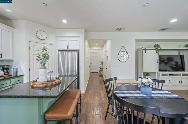 664 Falling Star Dr, Martinez, California 94553